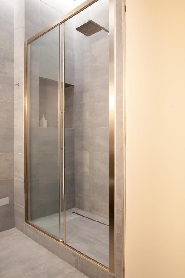 Bnbutler - Schiaparelli Suite Milan Luaran gambar